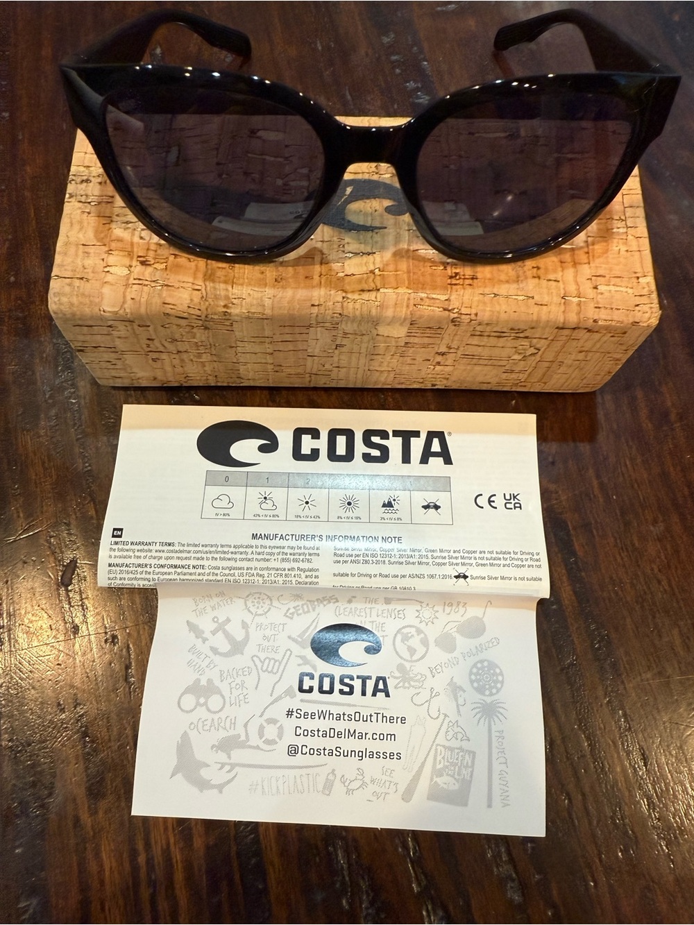 Costa Del Mar Black Woman’s Salina Sunglasses with polarized gray lenses 6S9051